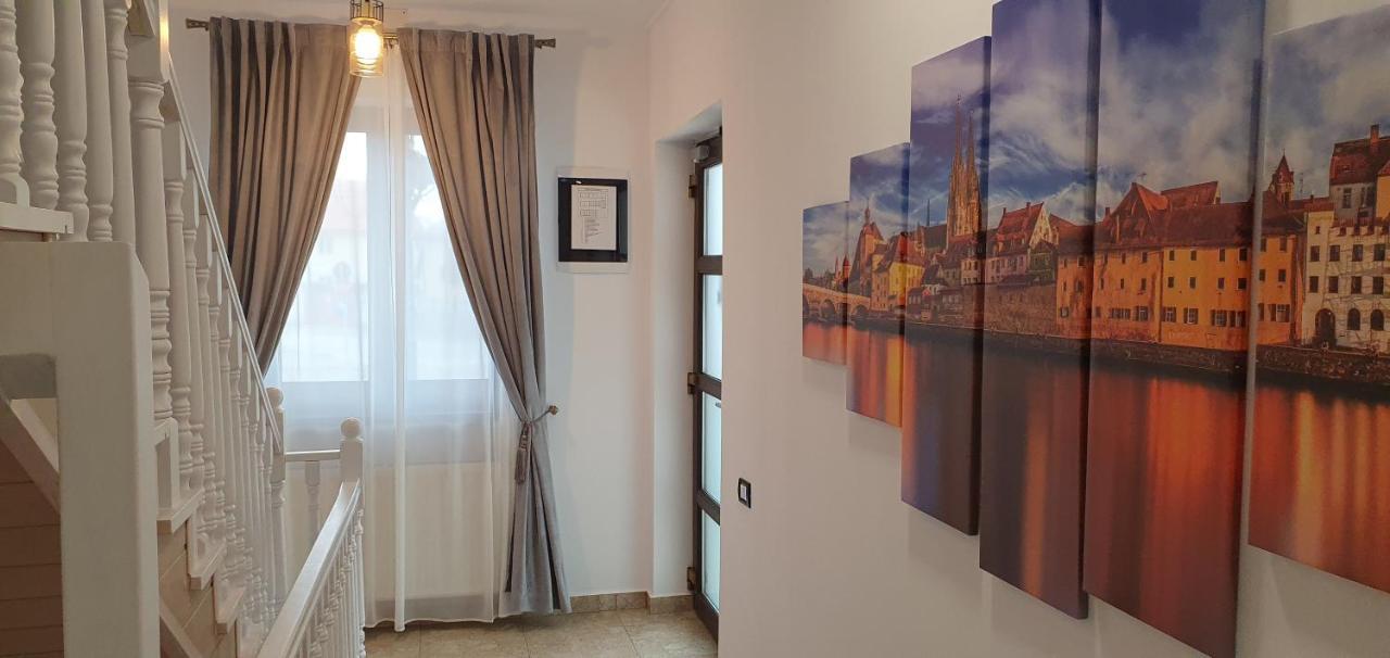 Yellow House Appartement *